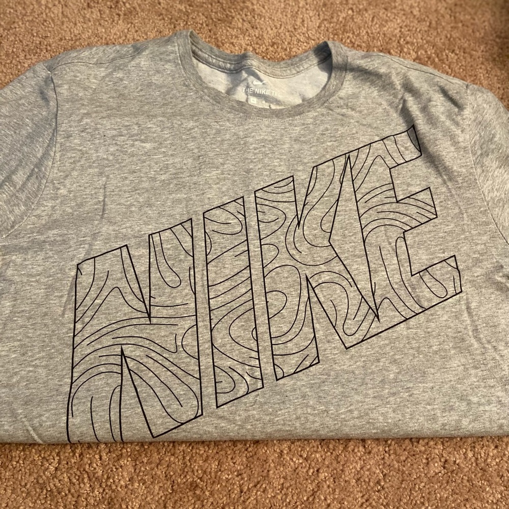 Nike Men’s XL grey T-Shirt